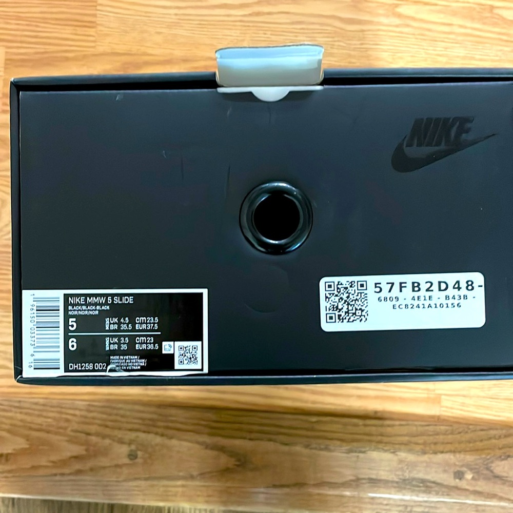 Nike Black Men’s Size 5 Slides